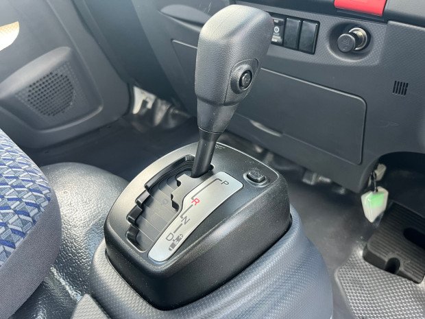 2025 Isuzu NLR 45-150
