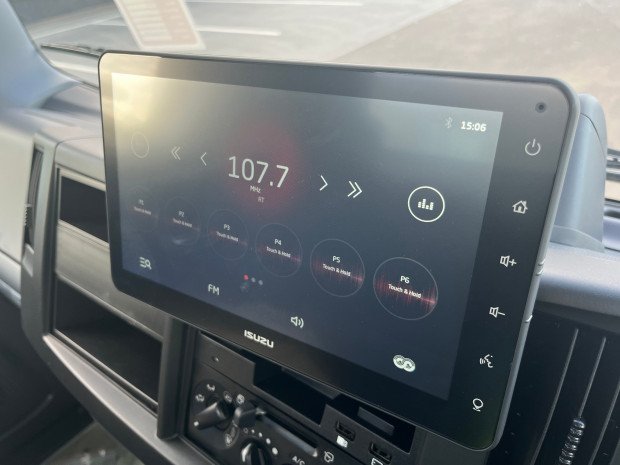 2025 Isuzu NLR 45-150