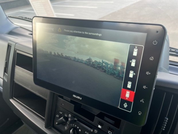 2025 Isuzu NLR 45-150