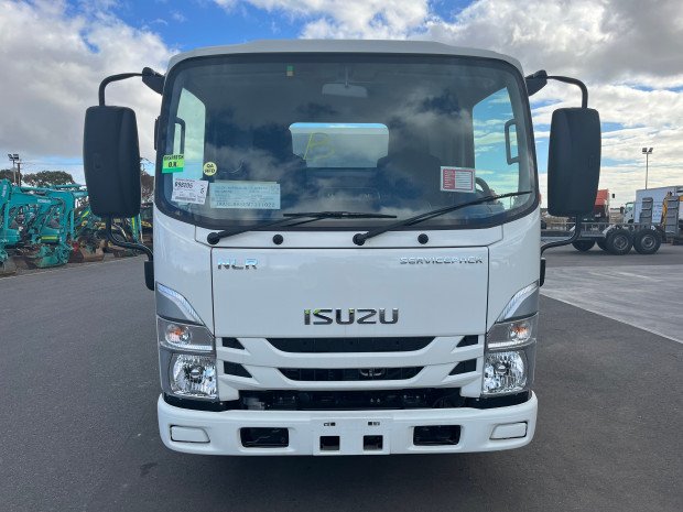 2025 Isuzu NLR 45-150