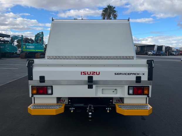 2025 Isuzu NLR 45-150
