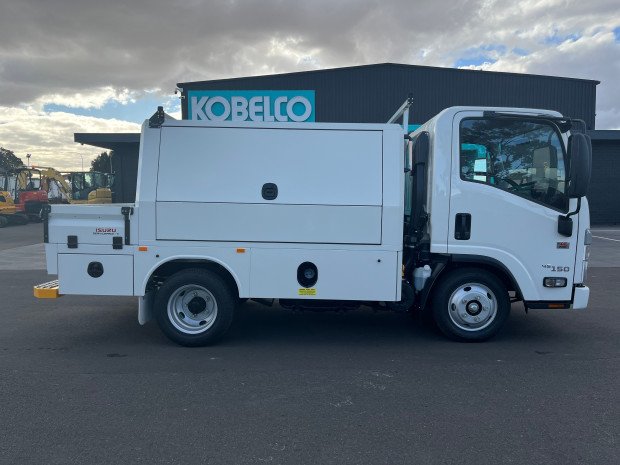 2025 Isuzu NLR 45-150