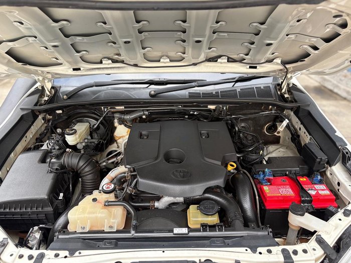 2016 Toyota Hilux SR