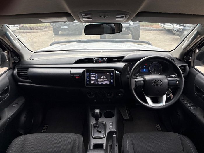 2016 Toyota Hilux SR