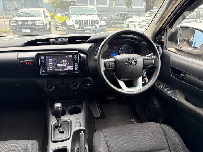 2016 Toyota Hilux SR
