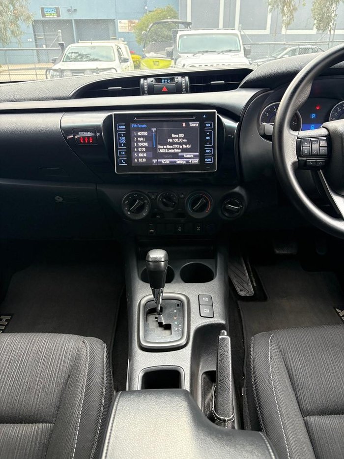 2016 Toyota Hilux SR