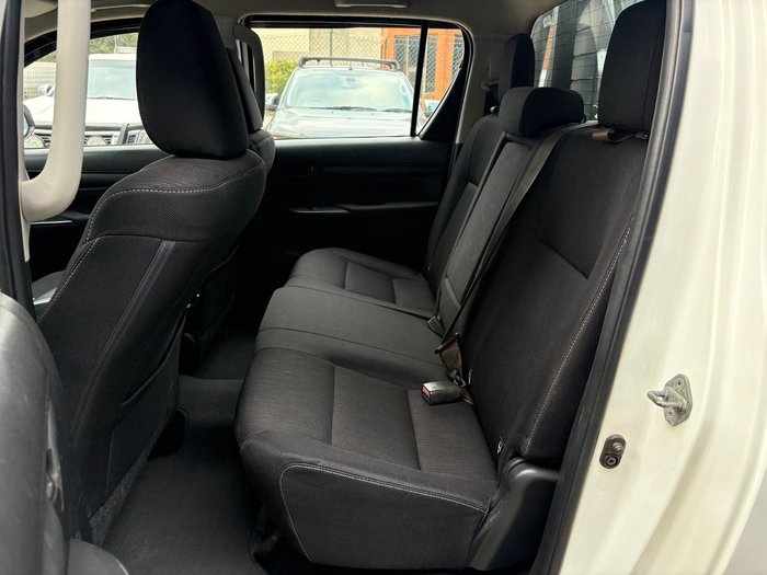 2016 Toyota Hilux SR