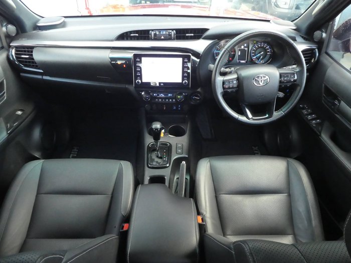 2022 Toyota Hilux 4x4 Hilux 4x4 Rogue 2.8L T Diesel Automatic Double Cab C222140 001