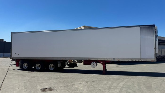 2006 Maxi Trans 24P Freezer Van White