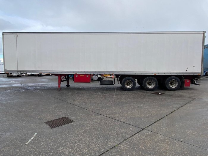 2006 Maxi Trans 24P Freezer Van White