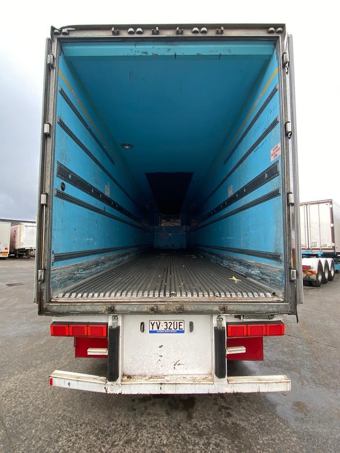 2006 Maxi Trans 24P Freezer Van White