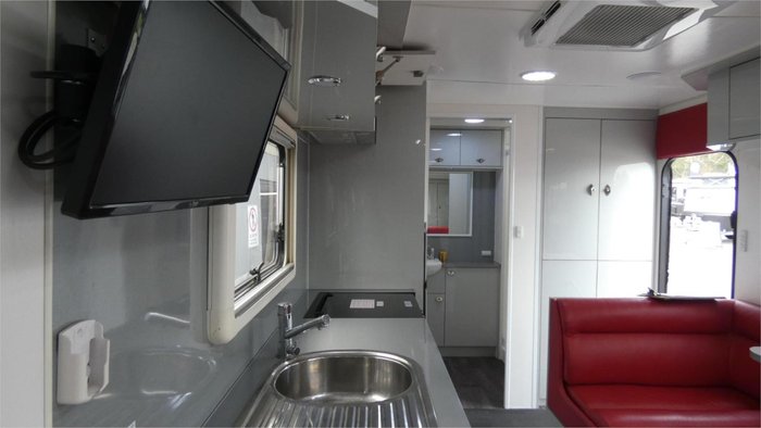 2017 Goldstream 2150 Series White