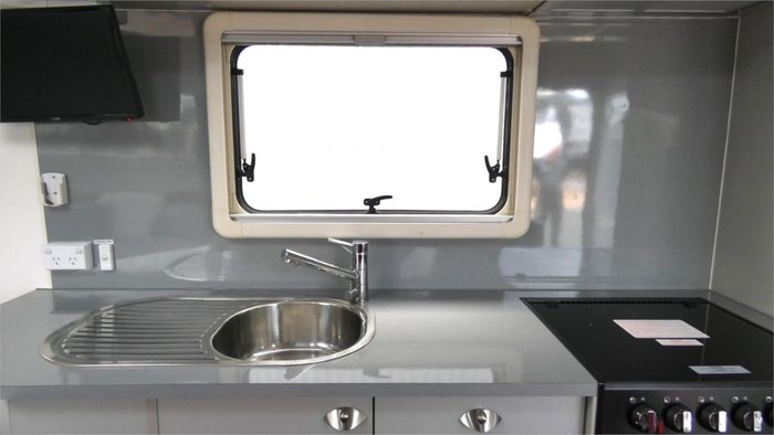 2017 Goldstream 2150 Series White