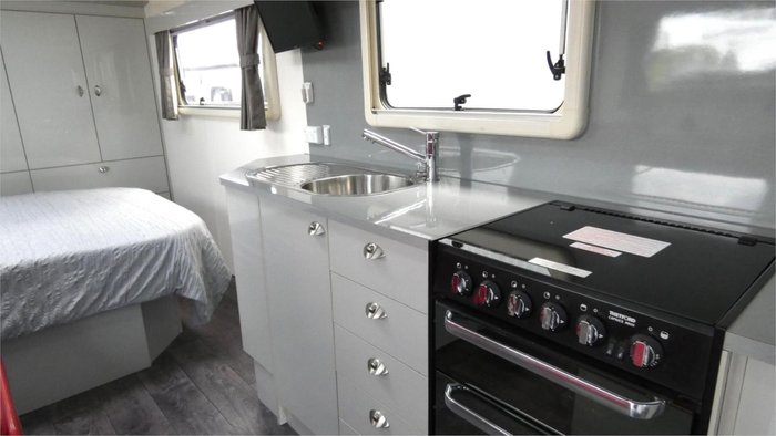 2017 Goldstream 2150 Series White