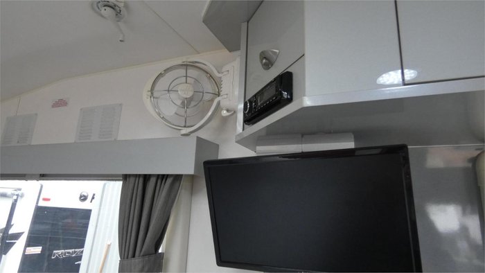 2017 Goldstream 2150 Series White