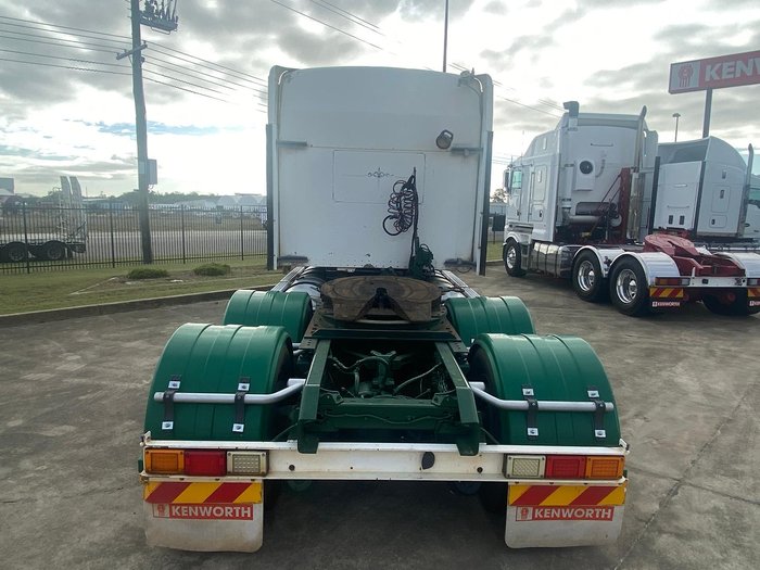 1998 Kenworth T401 white