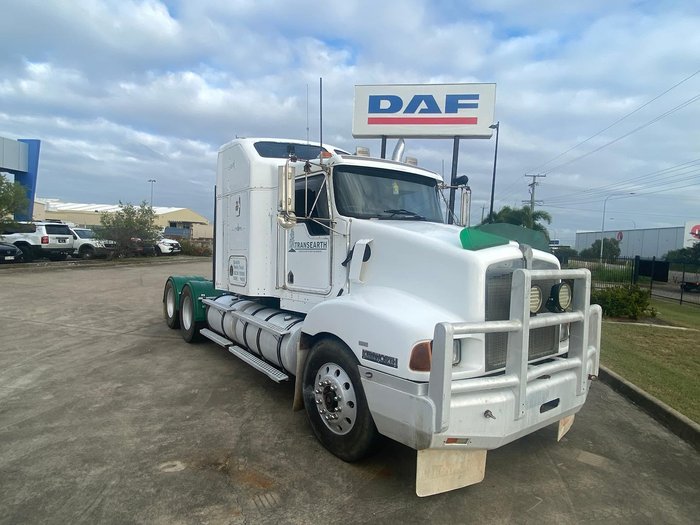 1998 Kenworth T401 white