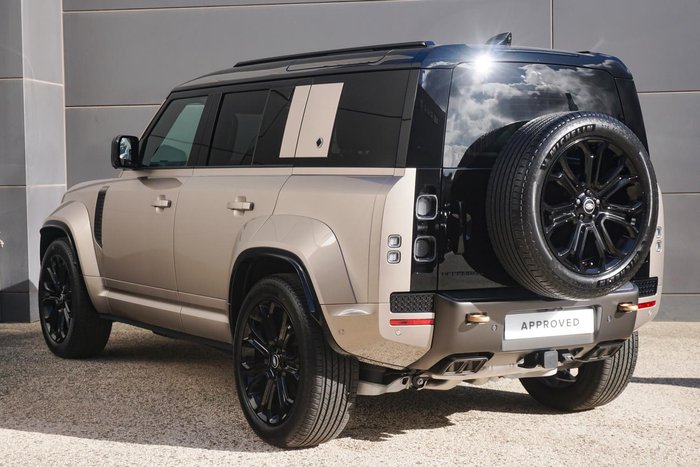 2024 Land Rover Defender 110 P635 OCTA