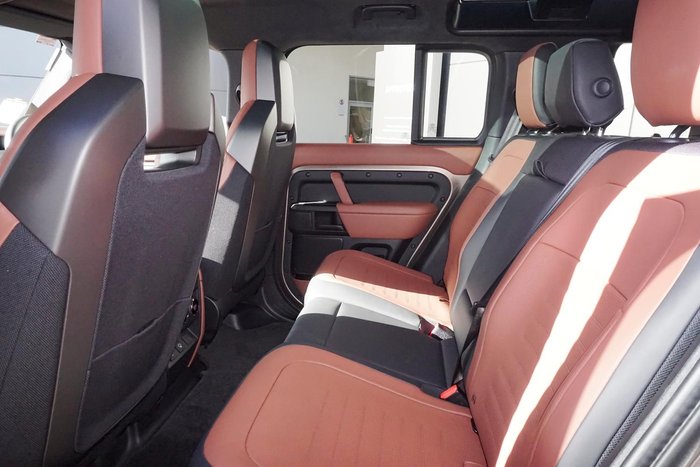 2024 Land Rover Defender 110 P635 OCTA