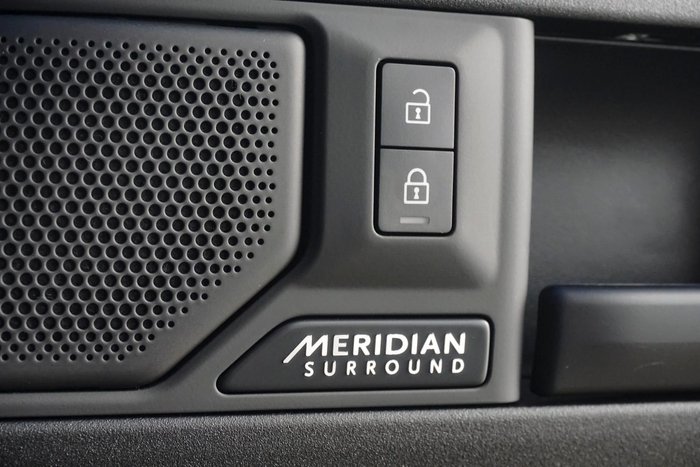 2024 Land Rover Defender 110 P635 OCTA