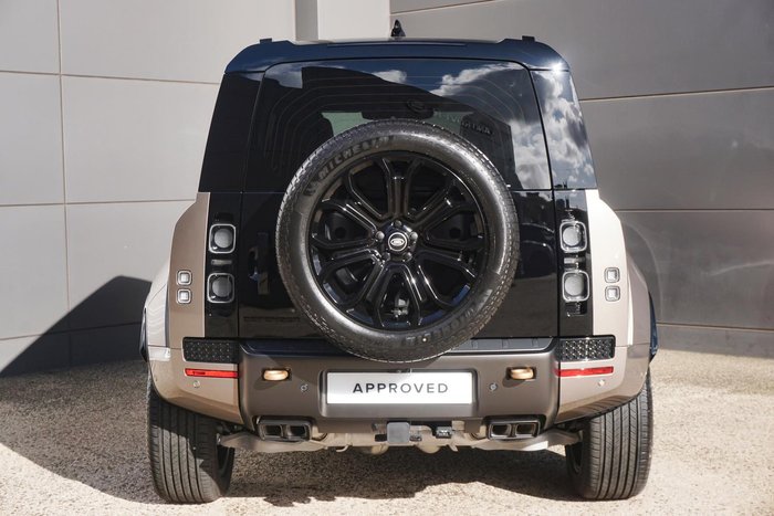 2024 Land Rover Defender 110 P635 OCTA