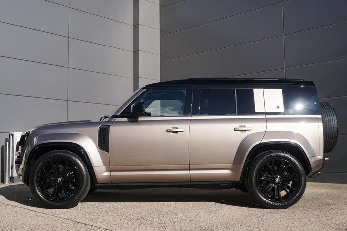 2024 Land Rover Defender 110 P635 OCTA