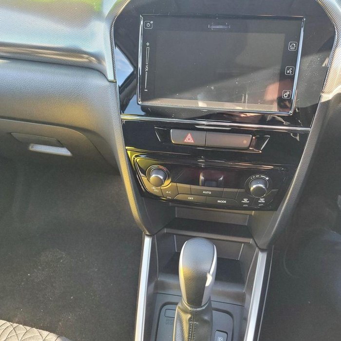 2023 Suzuki Vitara Turbo Shadow
