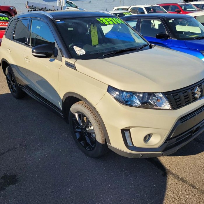 2023 Suzuki Vitara Turbo Shadow