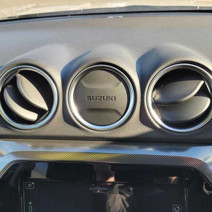 2023 Suzuki Vitara Turbo Shadow