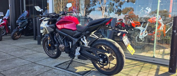 2024 Honda CB650R RED