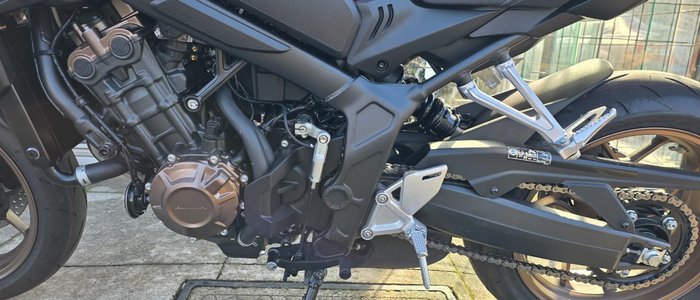 2024 Honda CB650R RED