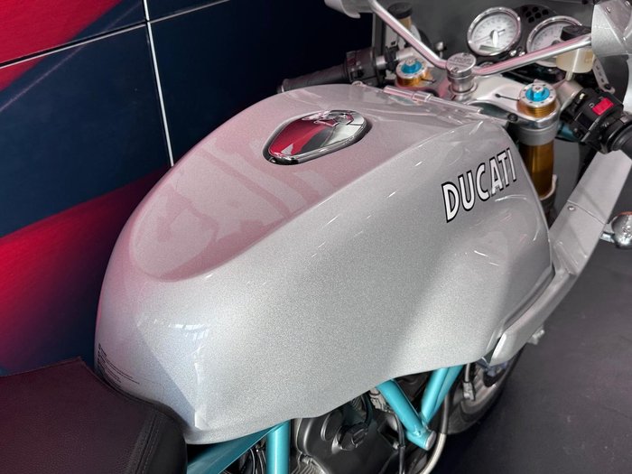 2005 Ducati Paul Smart 1000 SportClassic Silver