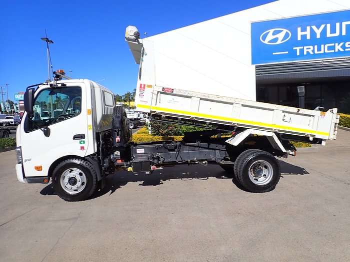 2022 HINO DUTRO 917 WHITE
