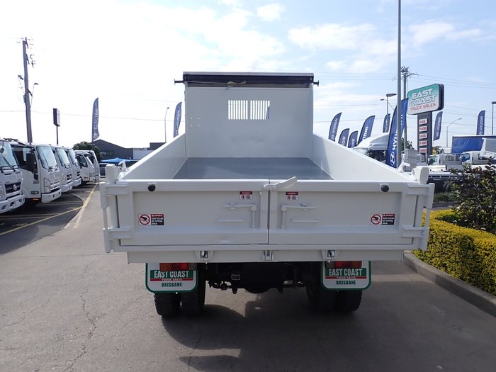 2022 HINO DUTRO 917 WHITE