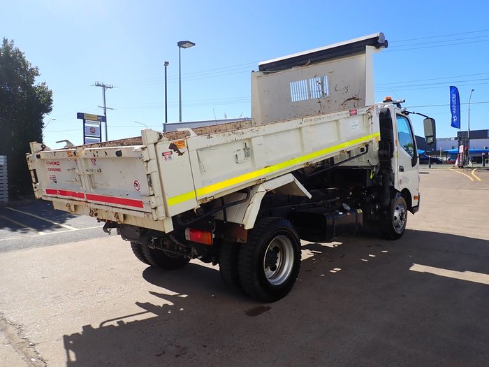 2022 HINO DUTRO 917 WHITE