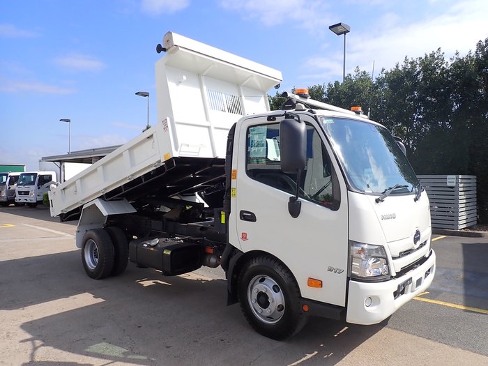 2022 HINO DUTRO 917 WHITE
