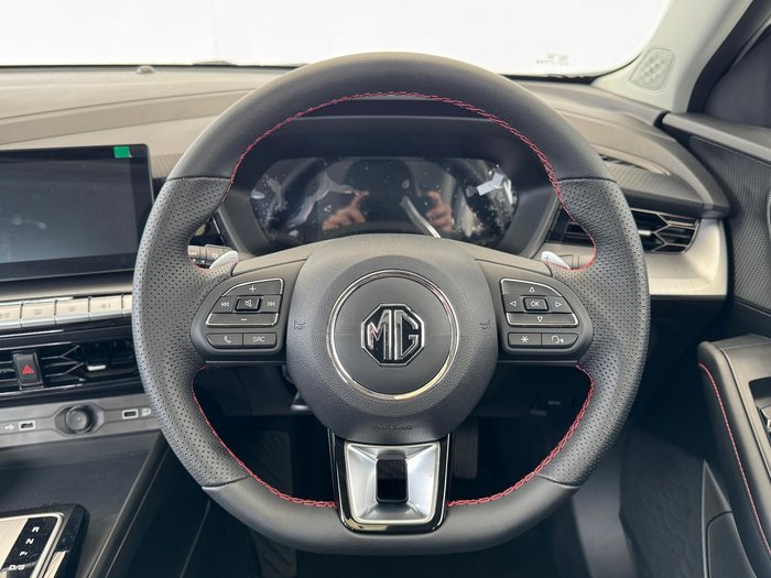 2024 MG MG5 Essence