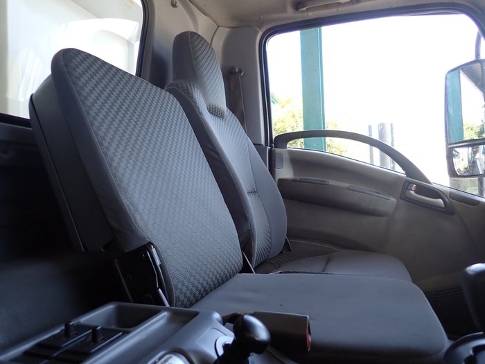 2018 ISUZU FRR 500 WHITE