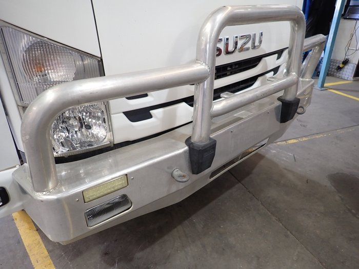 2018 ISUZU FRR 500 WHITE