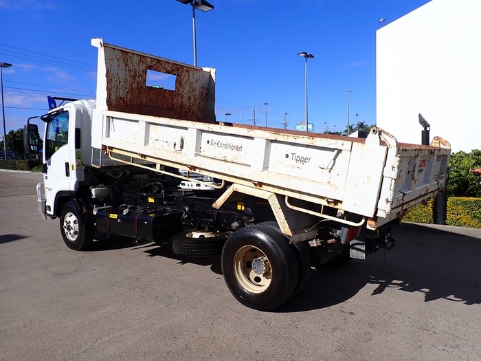 2018 ISUZU FRR 500 WHITE