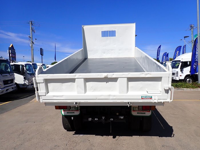 2018 ISUZU FRR 500 WHITE