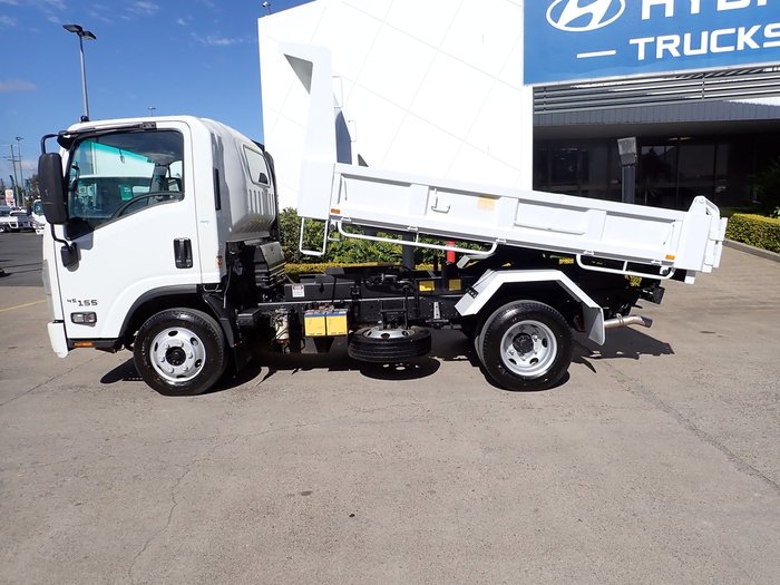 2017 ISUZU NPR 45-155 WHITE