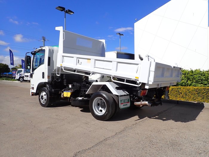 2017 ISUZU NPR 45-155 WHITE