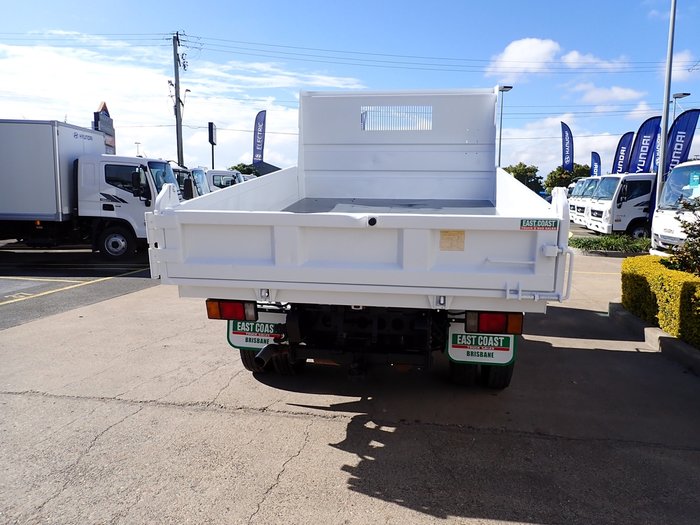 2017 ISUZU NPR 45-155 WHITE