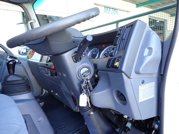 2016 ISUZU NPR 45-155 WHITE