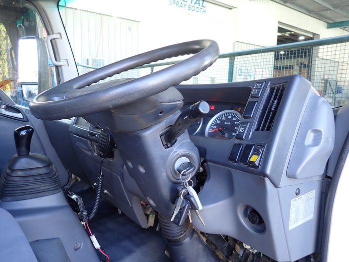 2016 ISUZU NPR 45-155 WHITE