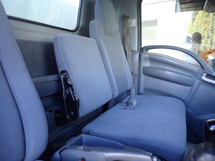 2016 ISUZU NPR 45-155 WHITE