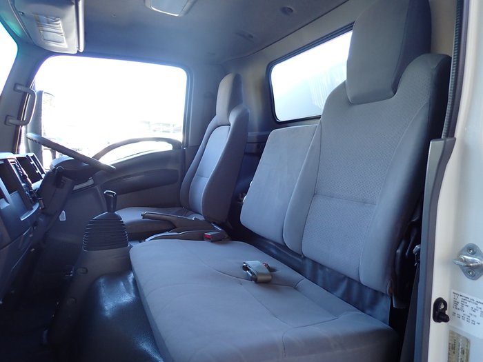 2016 ISUZU NPR 45-155 WHITE