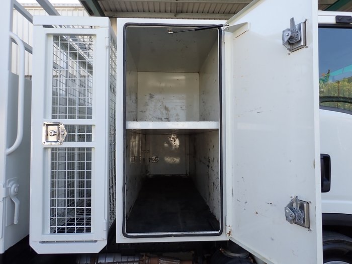 2016 ISUZU NPR 45-155