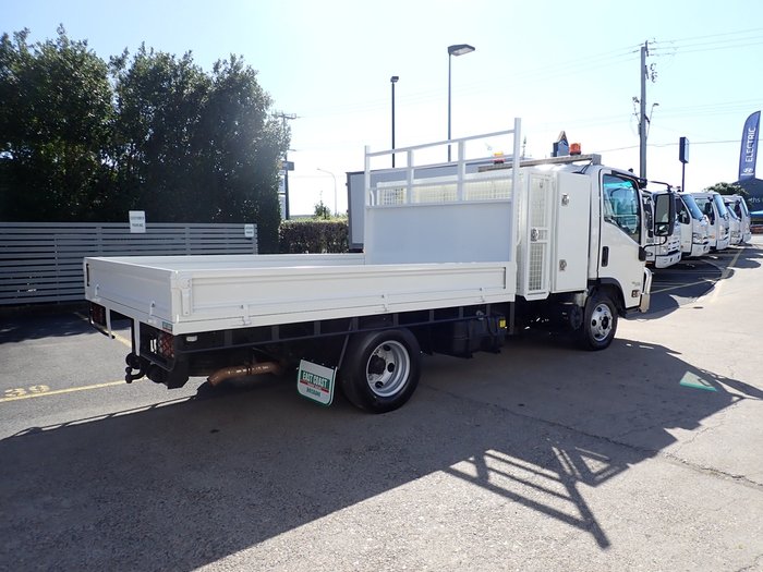 2016 ISUZU NPR 45-155 WHITE